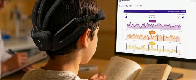 mondtooth_reading a book